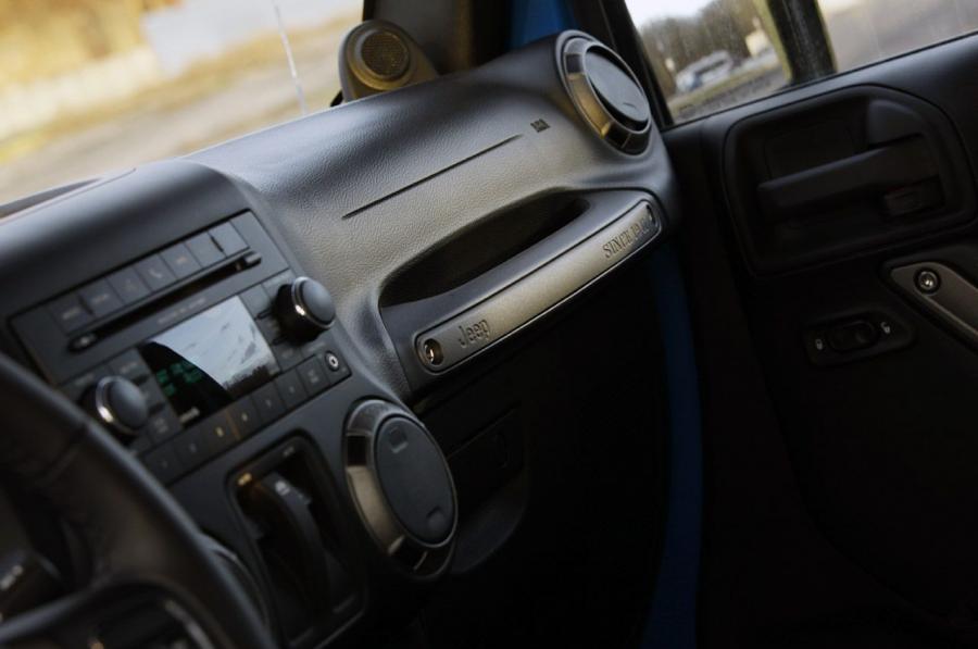  Jeep Wrangler Sport 2012 года  (фото 11 из 60)